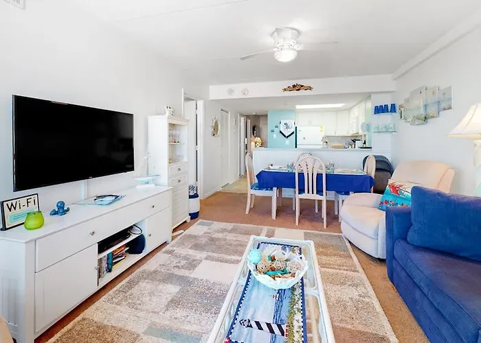 Holiday home Private With Balcony Washer & Dryer Pools Gym & Tennis Courts *