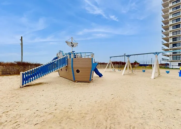 Holiday home Private With Balcony Washer & Dryer Pools Gym & Tennis Courts *